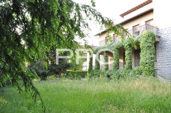 PPC private property consultants: Villa distribuita su più piani a Masnago