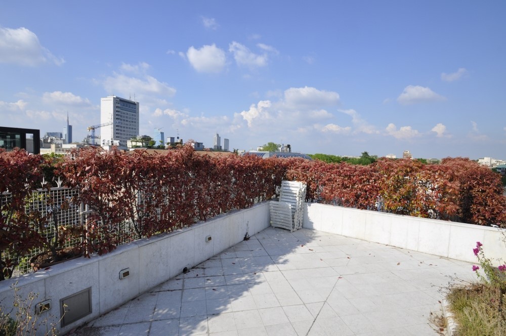 PPC private property consultants: شقة فوق السطح مع شرفة واسعة تطل على الكاتدرائية