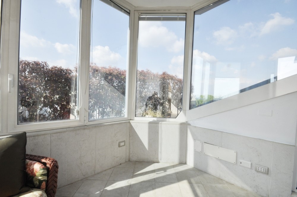 PPC private property consultants: شقة فوق السطح مع شرفة واسعة تطل على الكاتدرائية