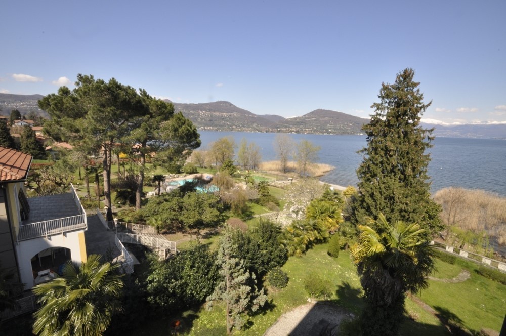 PPC private property consultants: فيلاّ تاريخية مع شاطئ ورصيف خاص تتواجد على بحيرة ماجّوري 