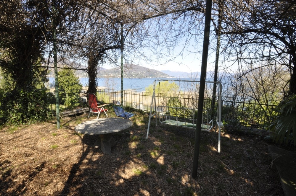 PPC private property consultants: فيلاّ تاريخية مع شاطئ ورصيف خاص تتواجد على بحيرة ماجّوري 