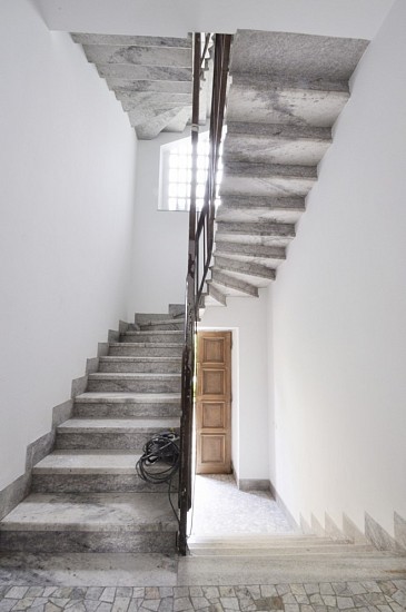 PPC private property consultants: Ampio Appartamento ristrutturato in villa con giardino