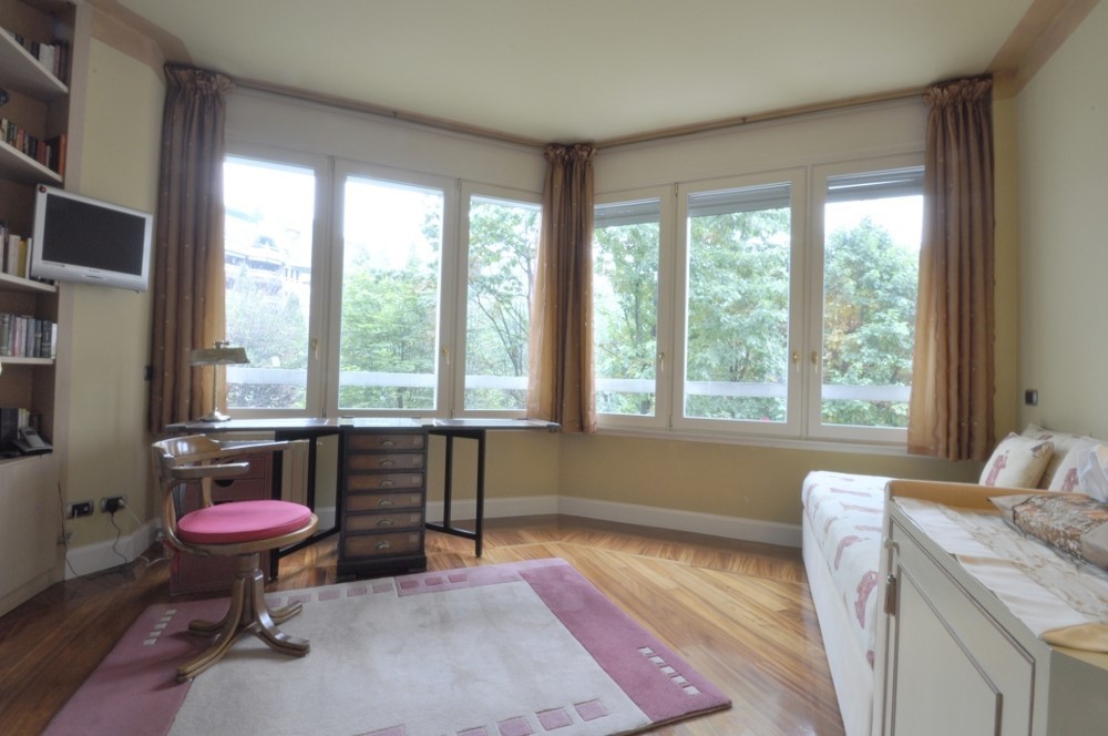 PPC private property consultants: Elegant renovated apartment in the hippodrome area