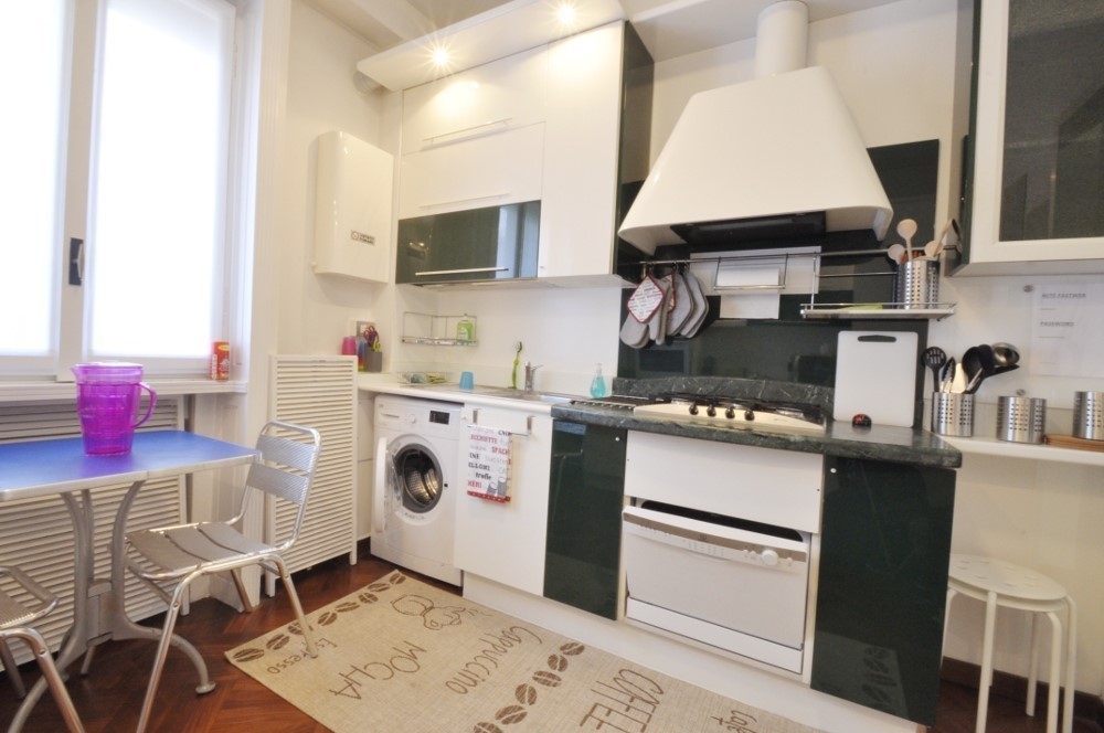 Marangonirent: Large flat with 4 independent suites and a shared kitchen