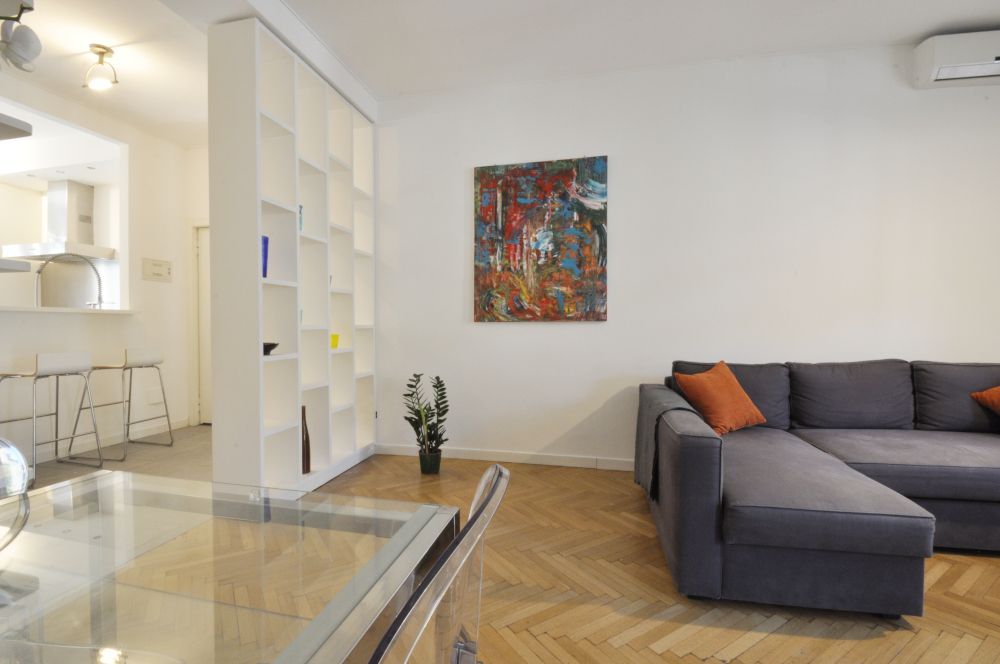 Marangonirent: Renovated two bedrooms flat next to Arco della Pace
