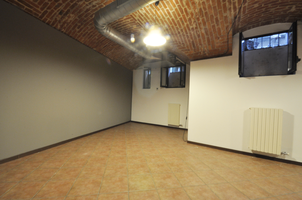 Office Rent Milan: Office Space along Via Vigevano, internal courtyard
