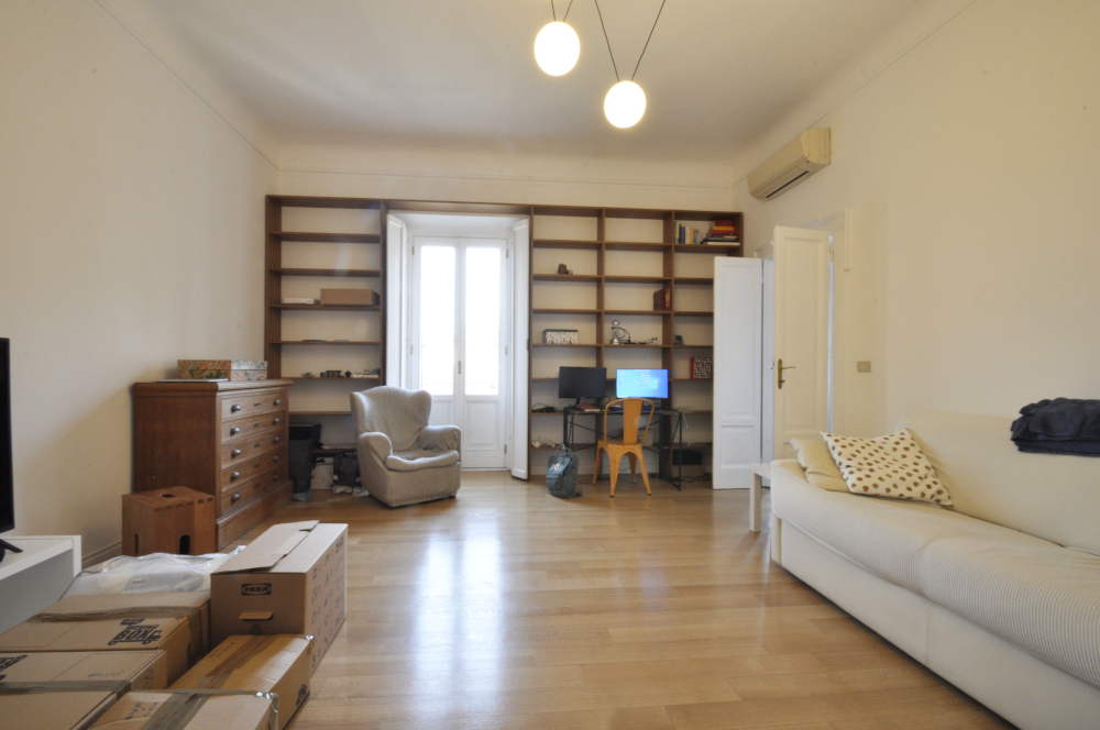 BocconiRent: Large one bedroom flat at the top floor in Sempione