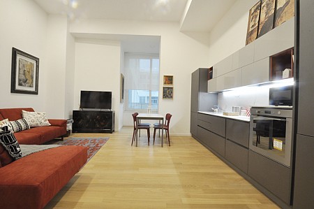 Marangonirent: Luxury flat with high ceilings renovated by architect