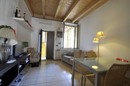 Marangonirent: One Bedroom flat located in ancient courtyard, few steps from NABA and BOCCONI